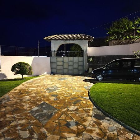 Shena Guest House Gjirokaster Bagian luar foto
