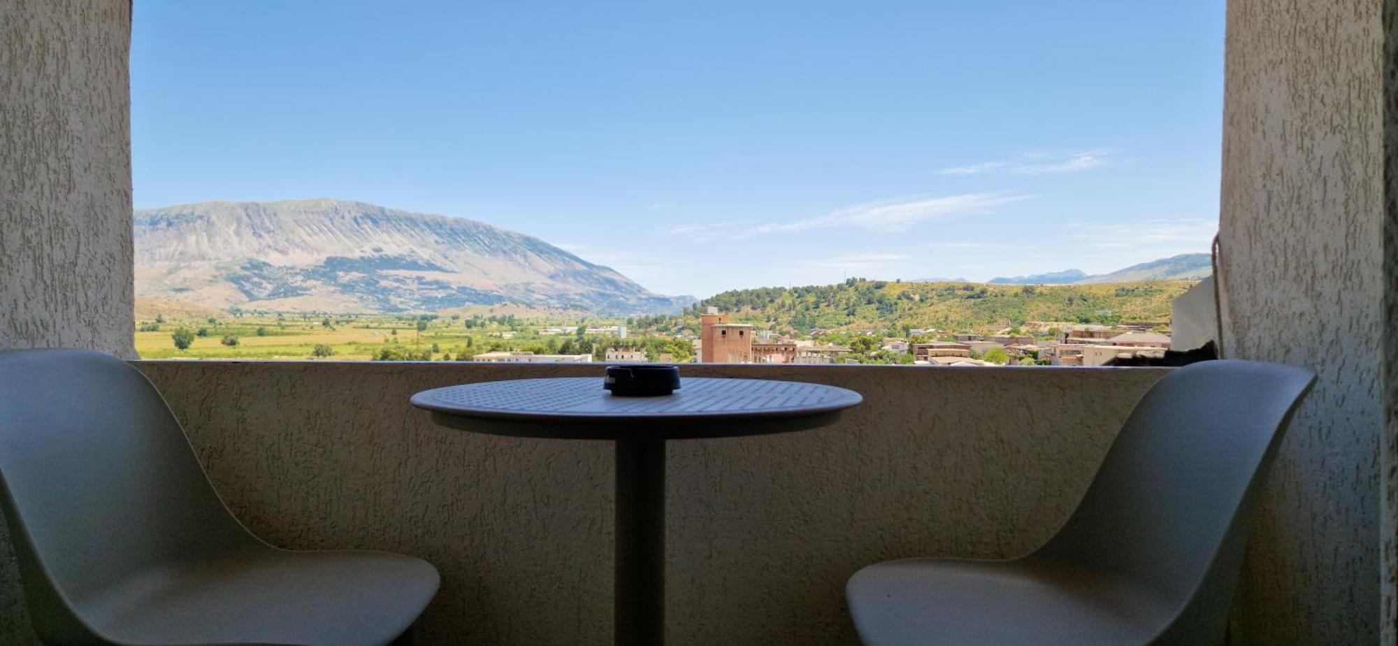 Shena Guest House Gjirokaster Bagian luar foto