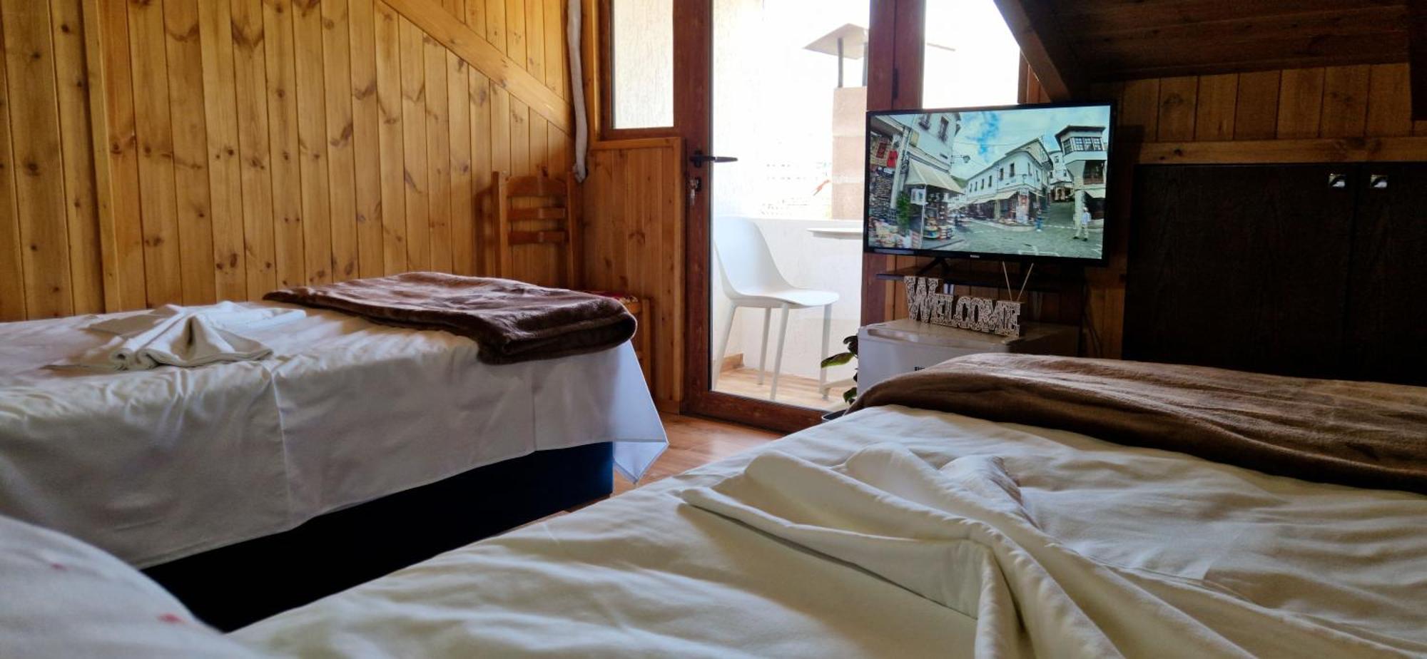 Shena Guest House Gjirokaster Bagian luar foto