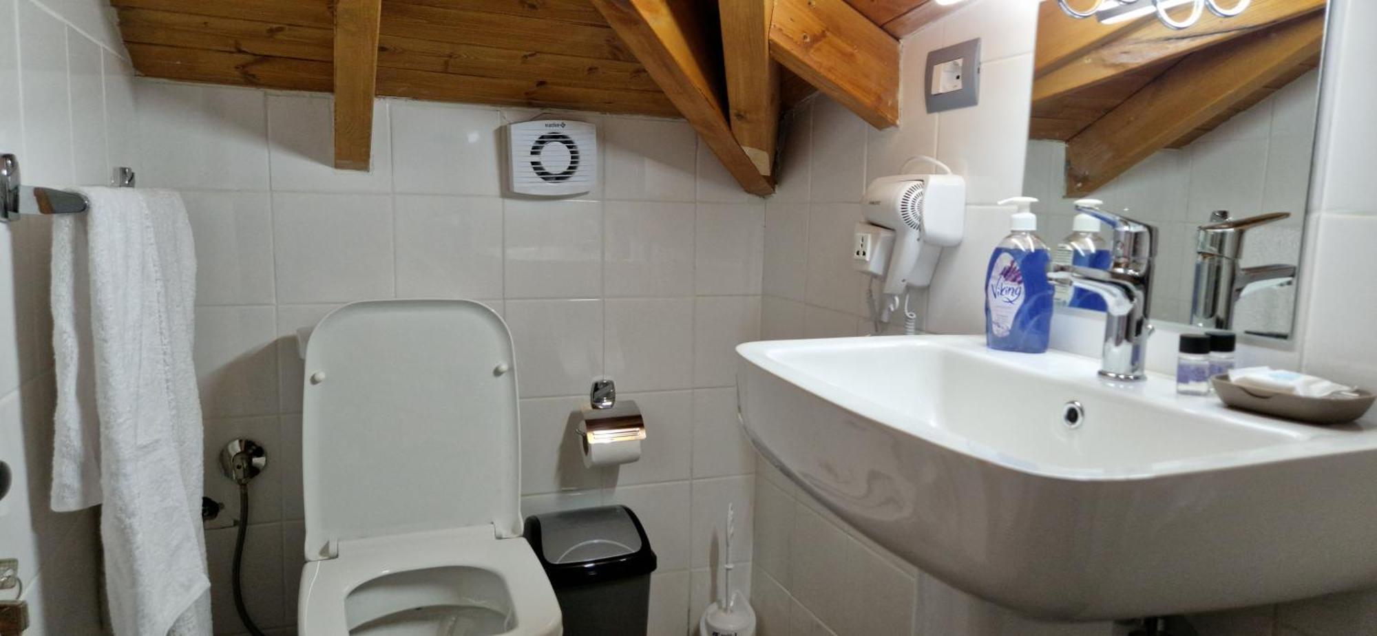 Shena Guest House Gjirokaster Bagian luar foto