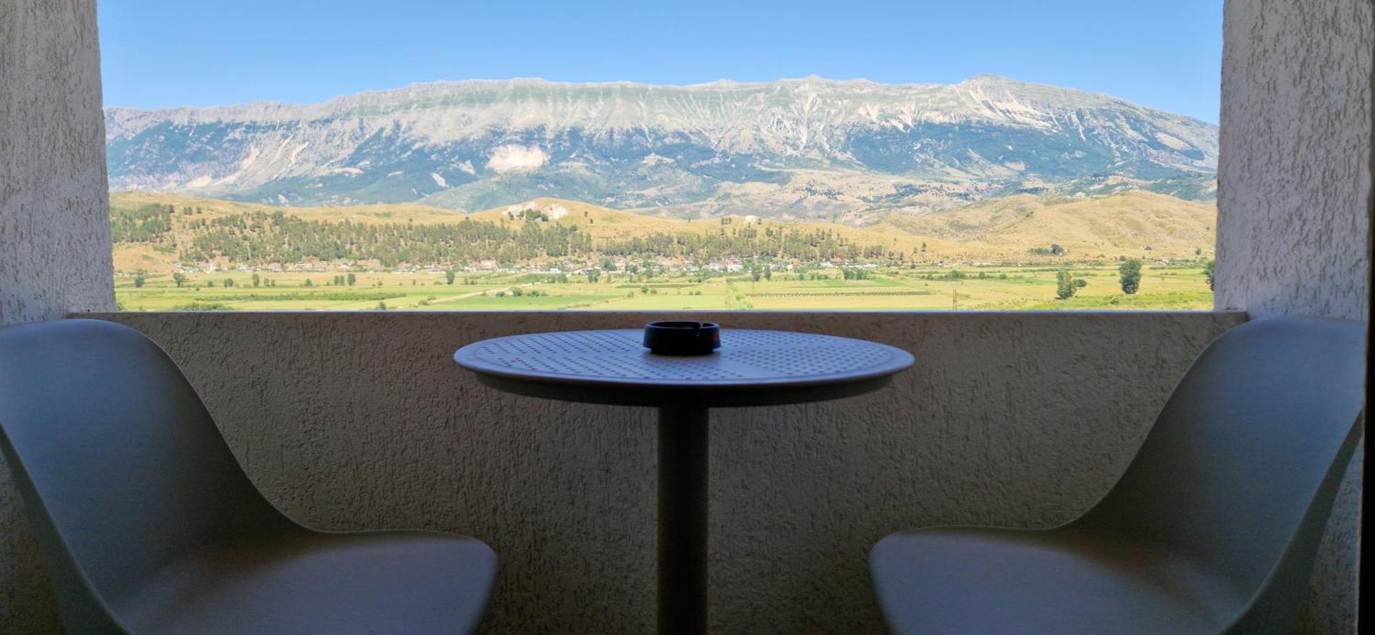Shena Guest House Gjirokaster Bagian luar foto